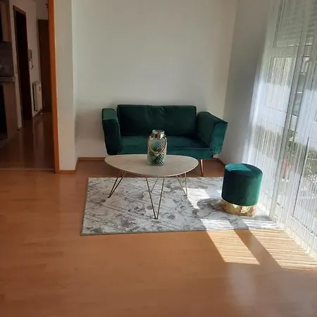 Neu Ruhig Zentral Nahe Burgberg Mit Stellplatz Daire